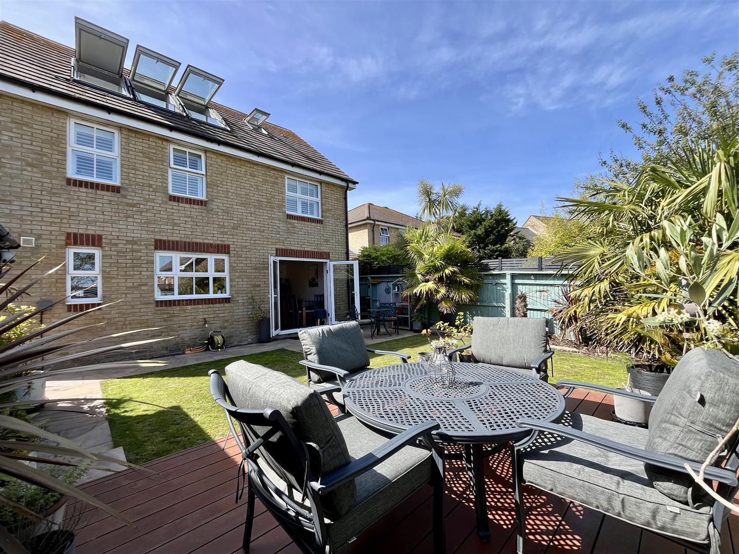 5 bed property in Oliver Close, Hastings